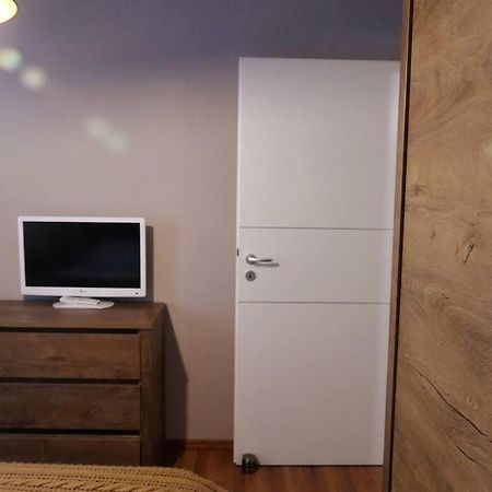 Apartament In Cartier Avantgarden Cu Semineu! Braşov Buitenkant foto