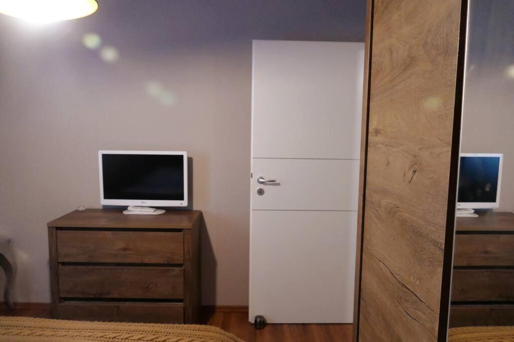 Apartament In Cartier Avantgarden Cu Semineu! Braşov Buitenkant foto