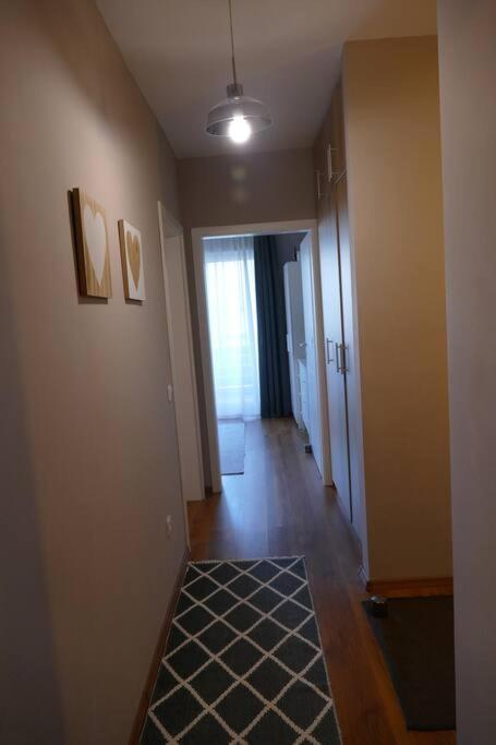 Apartament In Cartier Avantgarden Cu Semineu! Braşov Buitenkant foto