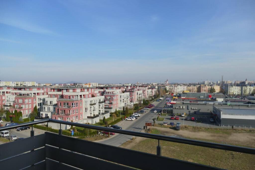 Apartament In Cartier Avantgarden Cu Semineu! Braşov Buitenkant foto