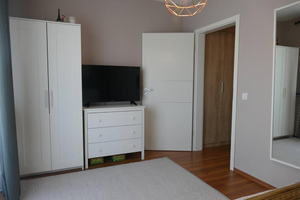 Apartament In Cartier Avantgarden Cu Semineu! Braşov Buitenkant foto